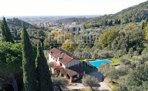 House in Massarosa, Tuscany, Italy 1