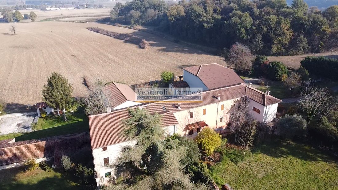 Estate in Pozzolengo, Lombardy, Italy 1 - 12278625