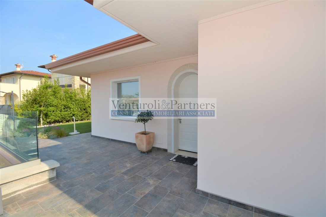 Villa in Manerba del Garda, Lombardy, Italy 4 - 12794274