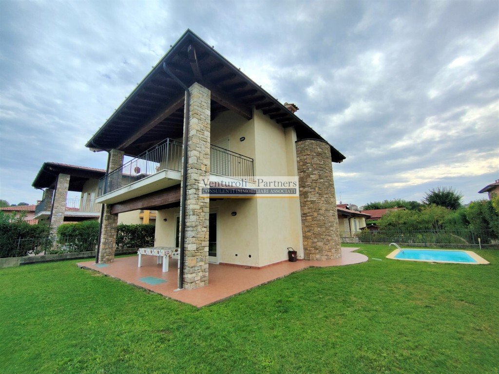 Villa in Manerba del Garda, Lombardy, Italy 1 - 15383856