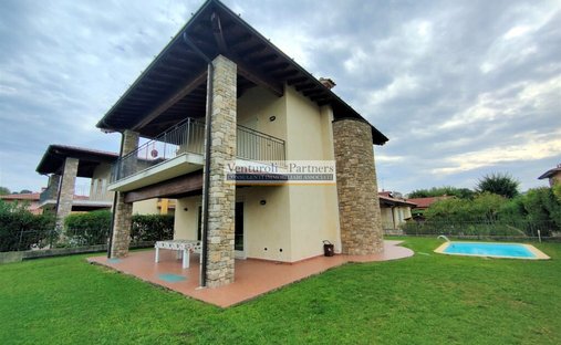 Villa in Manerba del Garda, Lombardy, Italy 1