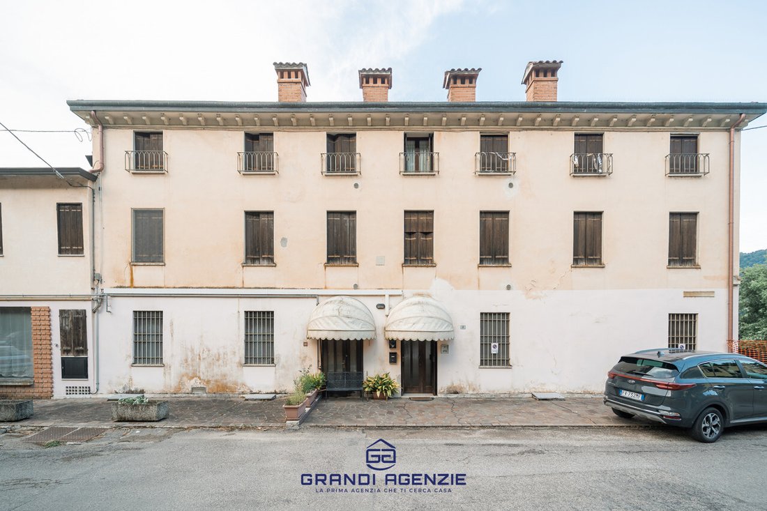 Lago di Fimon’s Forgotten Crown: A Palace Awaits Its Renaissance