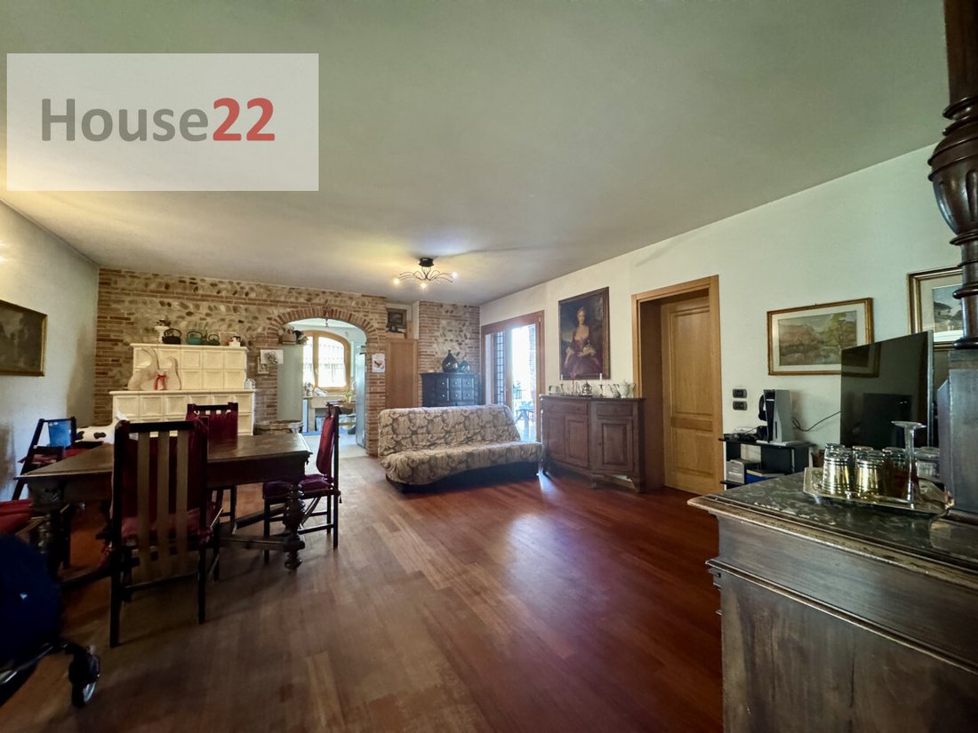 House in Bolzano Vicentino, Veneto, Italy 2 - 14871137