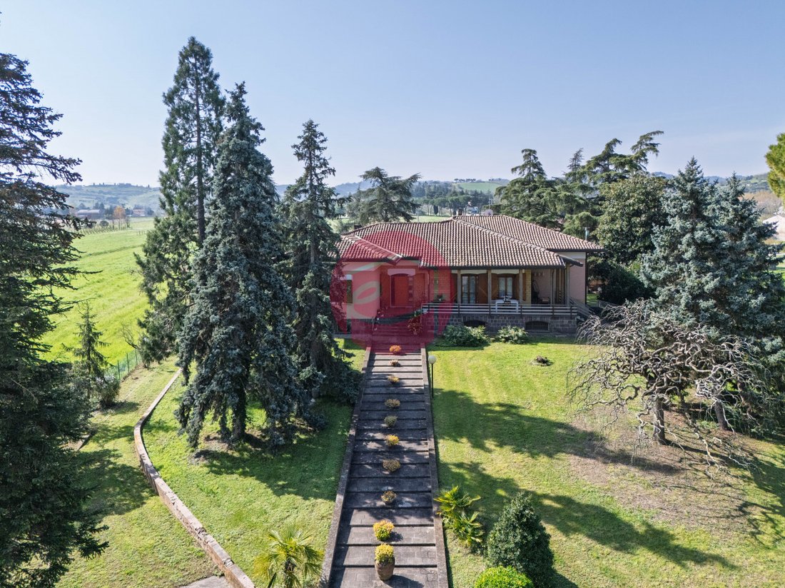 Villa in Center, Cesena, Emilia-Romagna 3 - 15471972