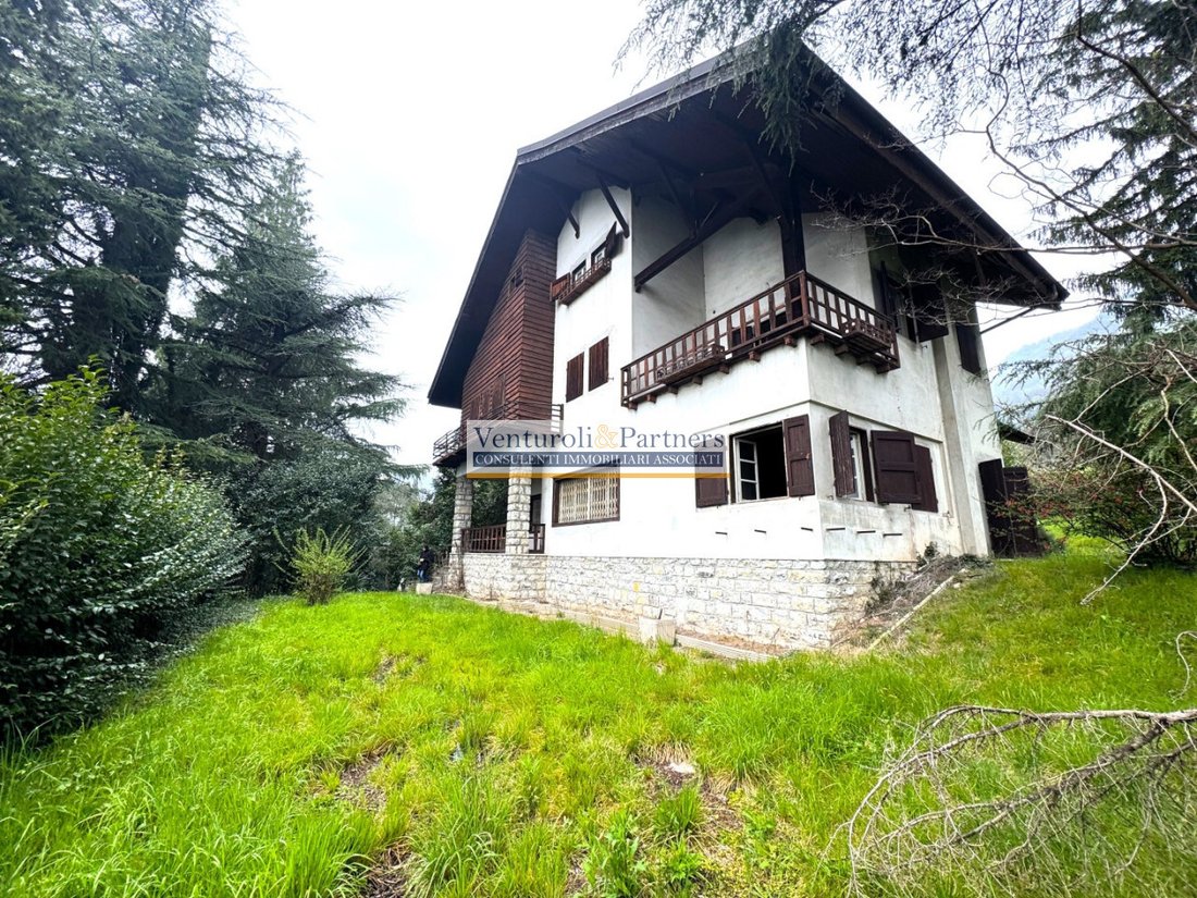 Villa in Salo, Lombardy, Italy 2 - 12334621