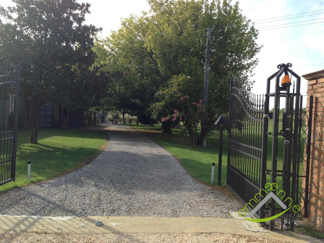 Villa in Ariano nel Polesine, Veneto, Italy 1 - 15326792