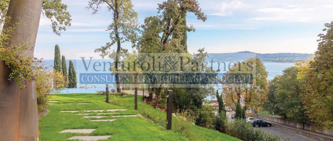 Villa in Hill Zone, Padenghe sul Garda, Lombardy 2 - 14795058
