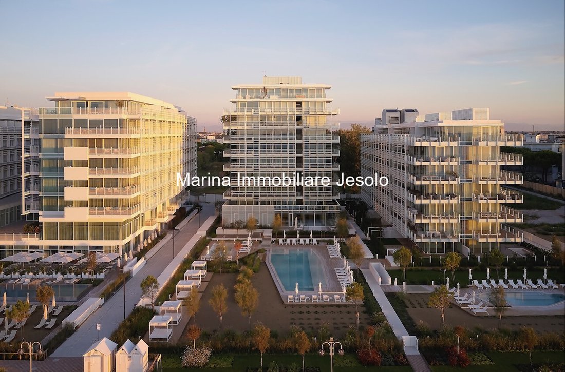 Apartment in Jesolo Town, Jesolo, Veneto 4 - 12216413