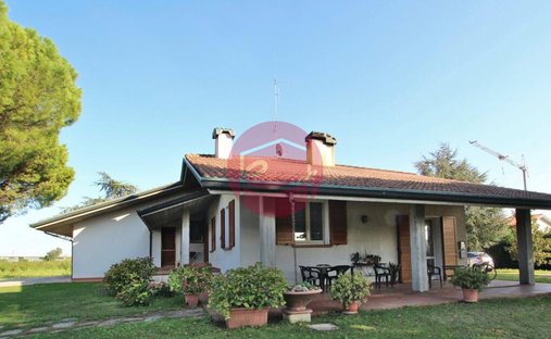 Villa in Centro, Cesena, Emilia-Romagna 1