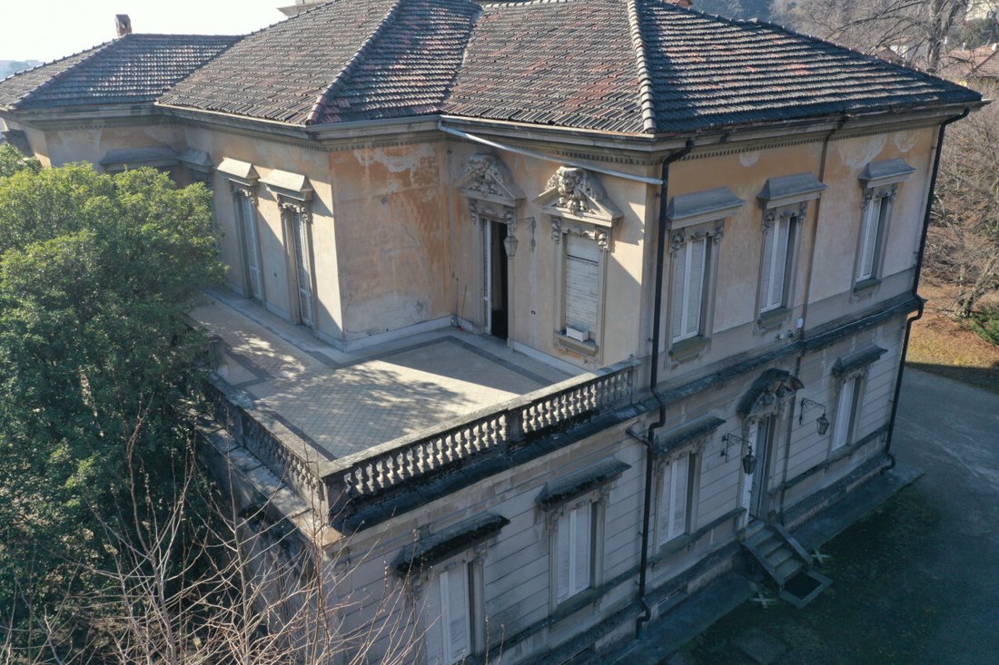 Villa in Caravate, Lombardy, Italy 4 - 14572558