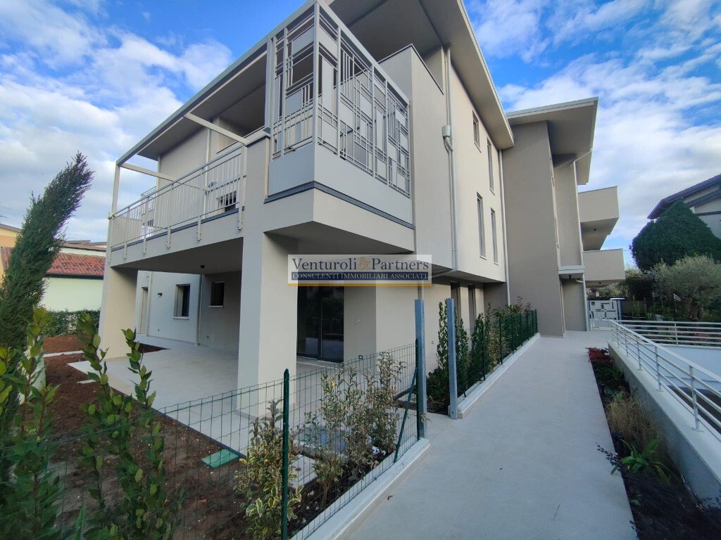 Apartment in Desenzano Centro, Desenzano del Garda, Lombardy 3 - 14448402