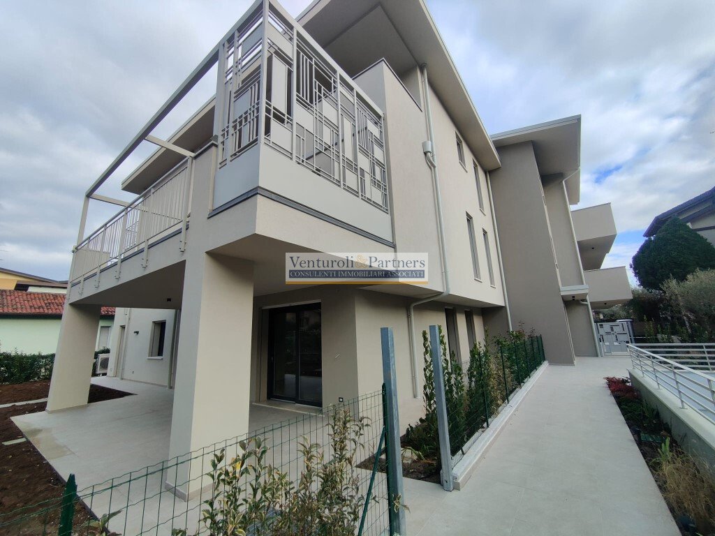 Apartment in Desenzano Centro, Desenzano del Garda, Lombardy 1 - 14454824