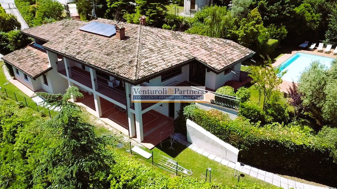 Villa in Soiano del Lago, Lombardy, Italy 1 - 15754221