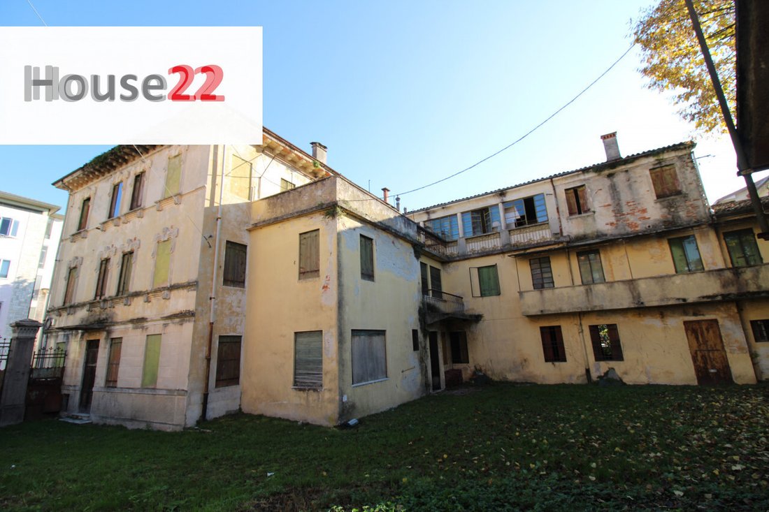 The Grand Palazzo of Viale della Pace: A Venetian Canvas Awaits Your Vision
