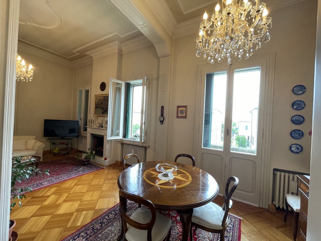 Villa in Center, Suzzara, Lombardy 4 - 12903347
