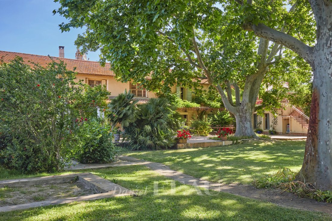 Casa de Campo en Arles, Provenza-Alpes-Costa Azul, Francia 1 - 16021589