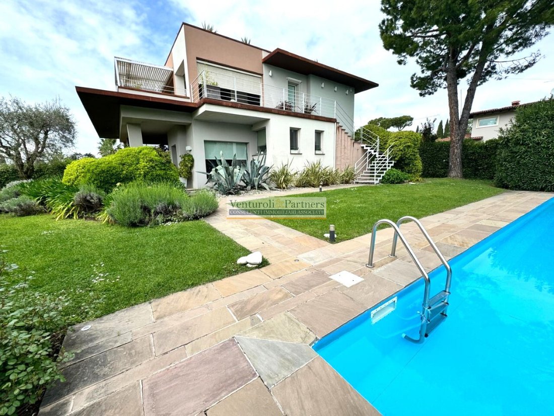 Villa in Moniga del Garda, Lombardy, Italy 1 - 14191478