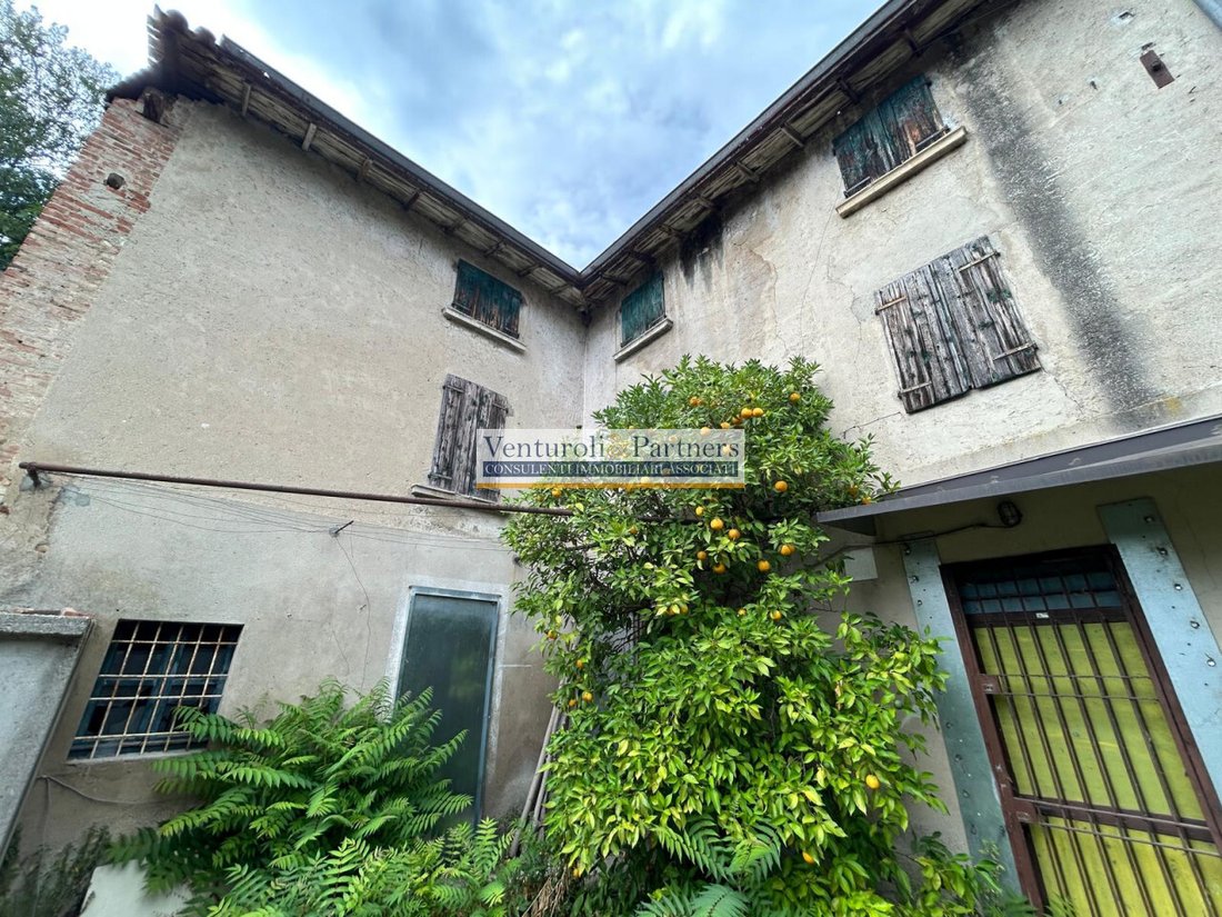 House in Rivoltella, Desenzano del Garda, Lombardy 3 - 14374639