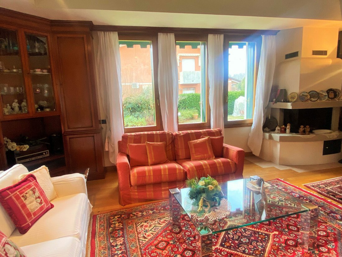 Villa in Castelfranco Veneto, Veneto, Italy 4 - 12462110