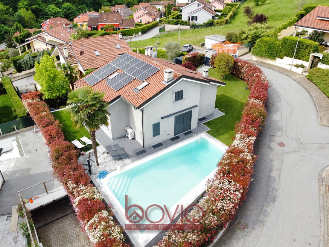 Villa in Castiglione Torinese, Piedmont, Italy 1 - 15610429