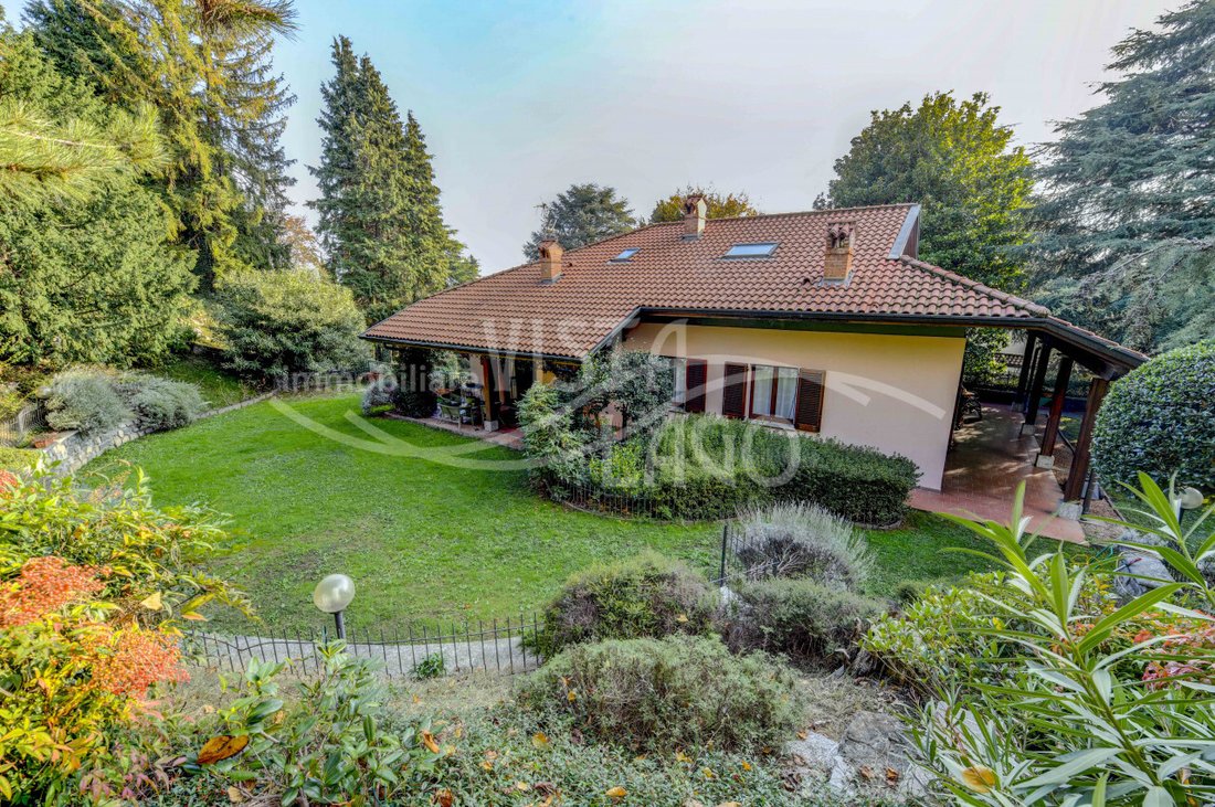 Villa in Proserpio, Lombardy, Italy 2 - 14843342