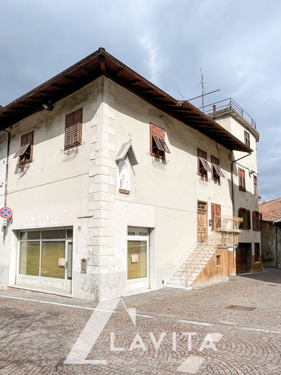 The Crown of Salorno: A Palace Awaiting Its Renaissance in the Heart of Trentino