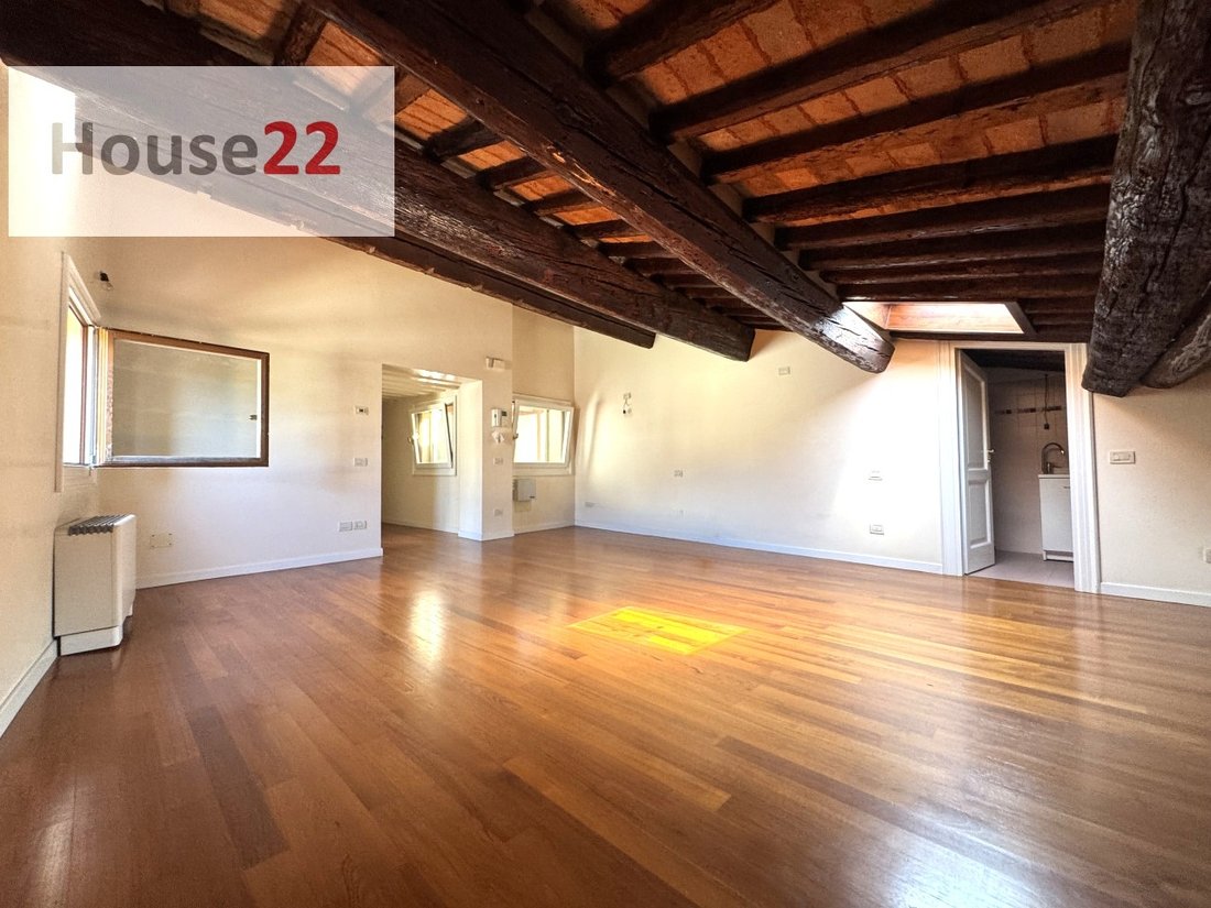 Apartment in Center, Vicenza, Veneto 3 - 15929913