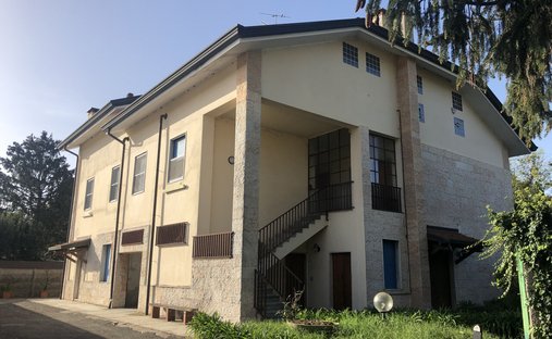 House in Vanzago, Lombardy, Italy 1