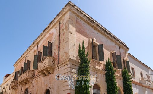 Estate in Center, Gallipoli, Apulia 1