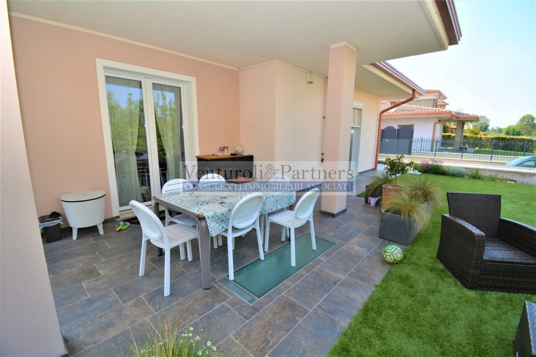 Villa in Manerba del Garda, Lombardy, Italy 2 - 12794274