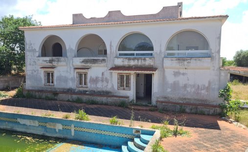 Villa a Tamburroni-Grottone-Rosara, Ostuni, Puglia 1