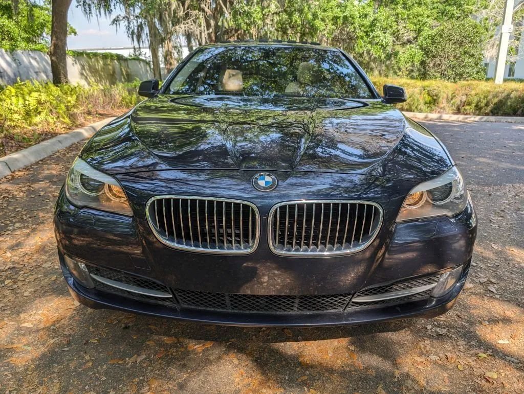 Sedan in Tampa, FL, United States 3 - 16022285