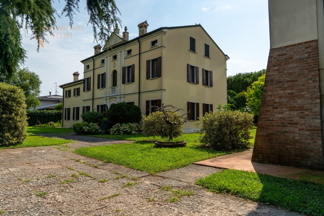 Villa in Villanova De Bellis, Lombardy, Italy 1 - 15929912