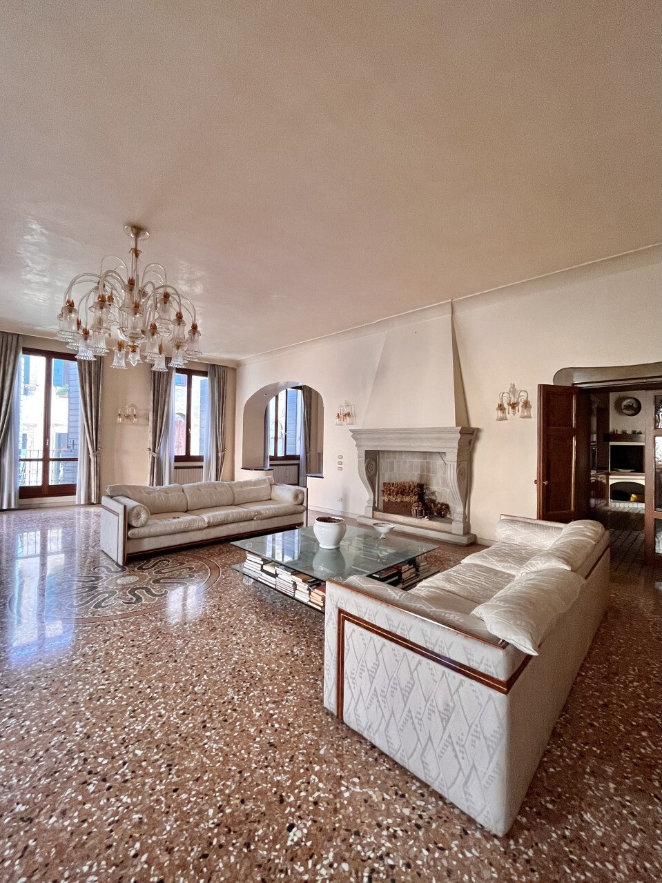 Whispers of Venice: A Noble Palazzo in Padua’s Golden Heart
