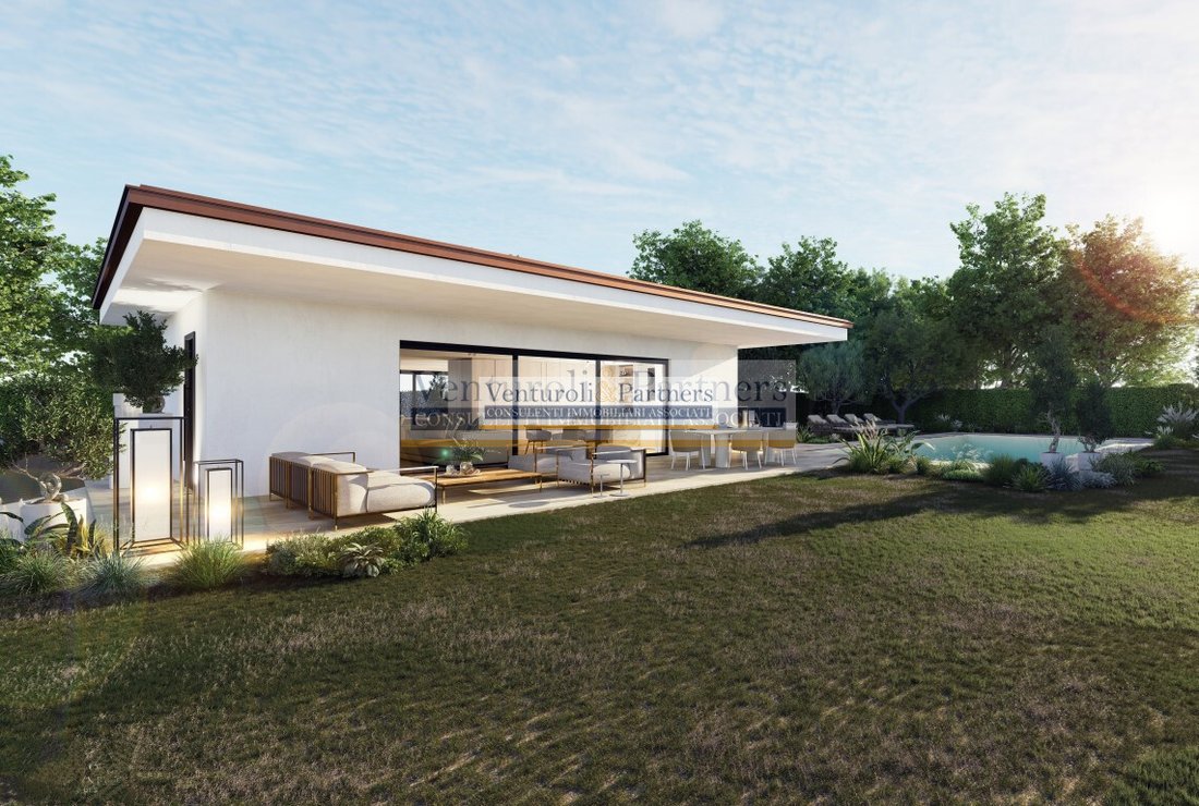 Villa in Manerba del Garda, Lombardy, Italy 2 - 13742135