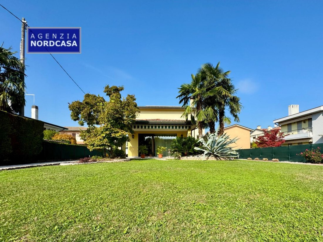Villa in Stra, Veneto, Italy 1 - 15511304