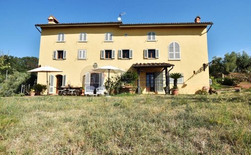 Villa in Pistoia North, Pistoia, Tuscany 1