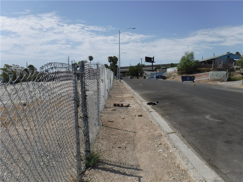 Land in Las Vegas, Nevada, United States 2 - 16023290