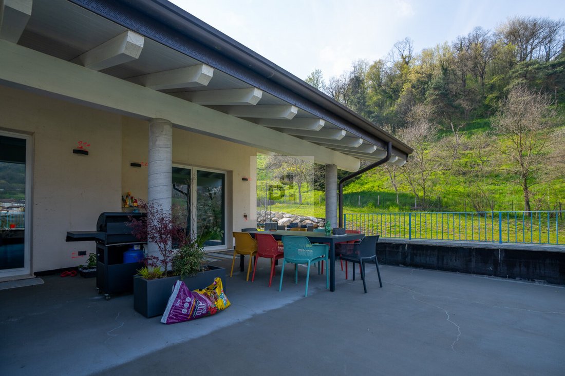 House in Sabbio Chiese, Lombardy, Italy 1 - 15700892