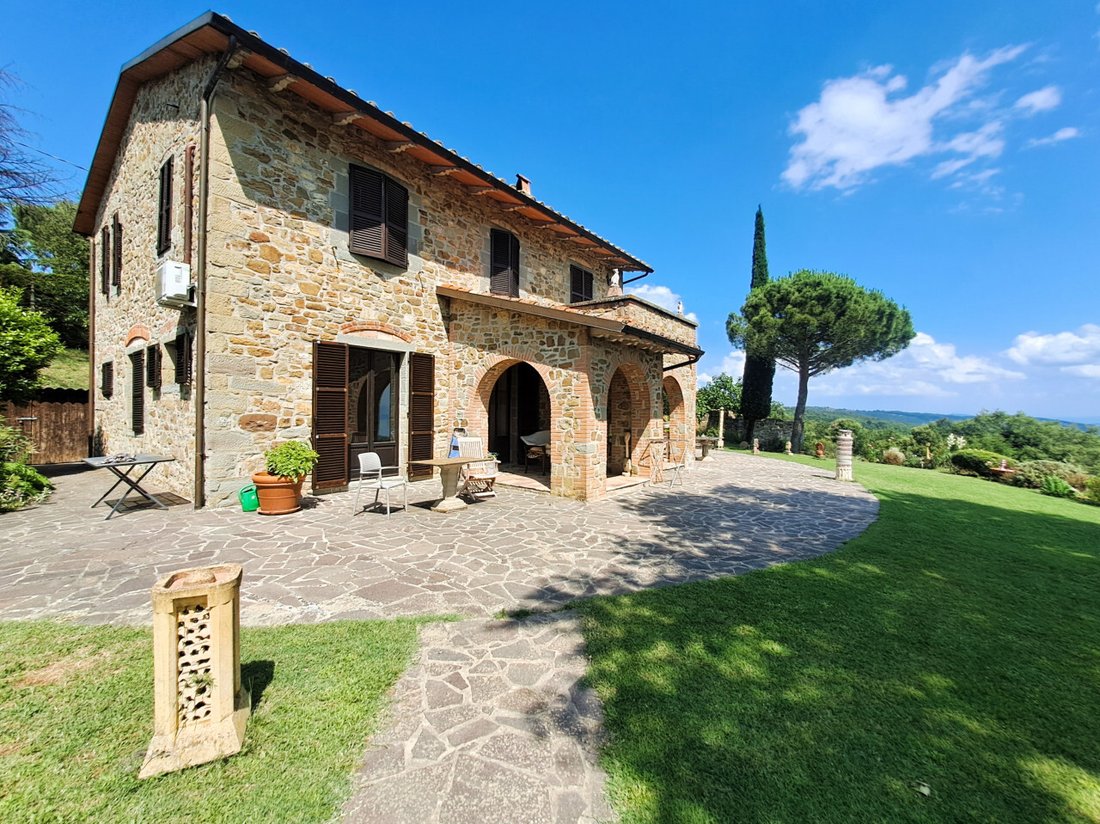 House in Tuoro sul Trasimeno, Umbria, Italy 2 - 13195350