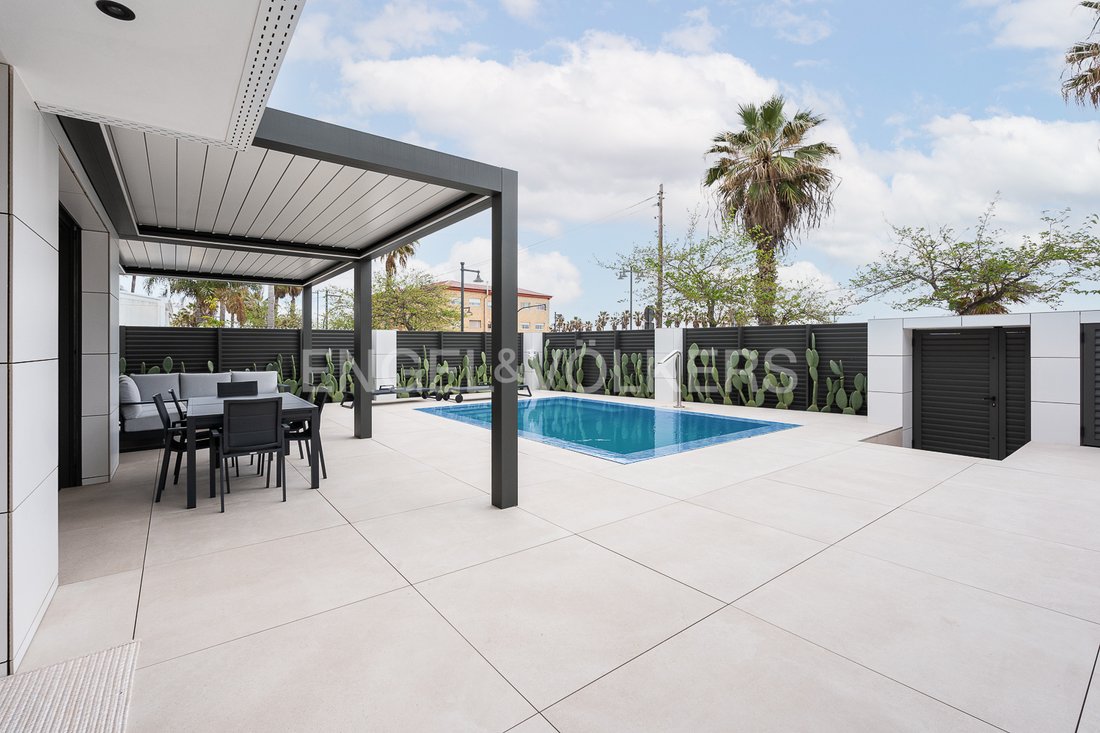 House in Playa De La Malvarrosa, Poblats Maritims, Valencia 1 - 16023582