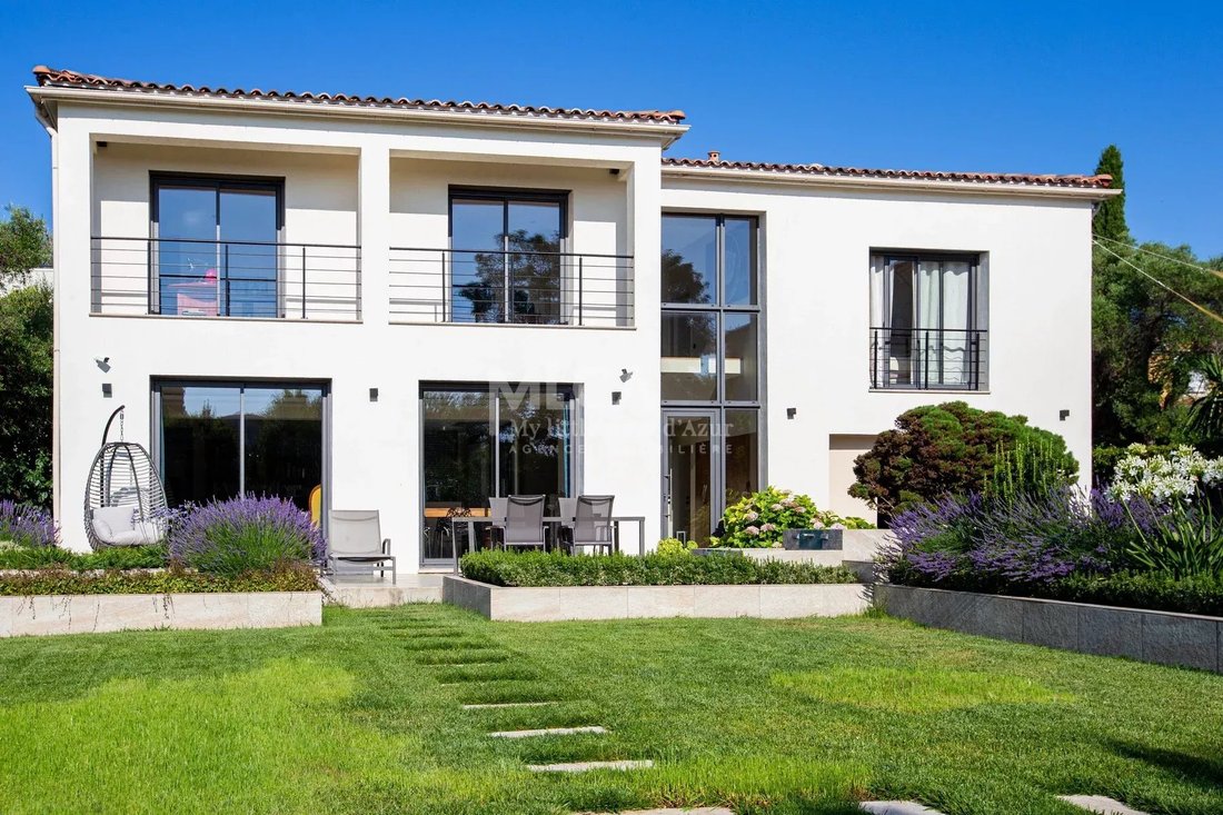 Villa in Les Cougoulins-Rastines, Antibes, France 3 - 16021738