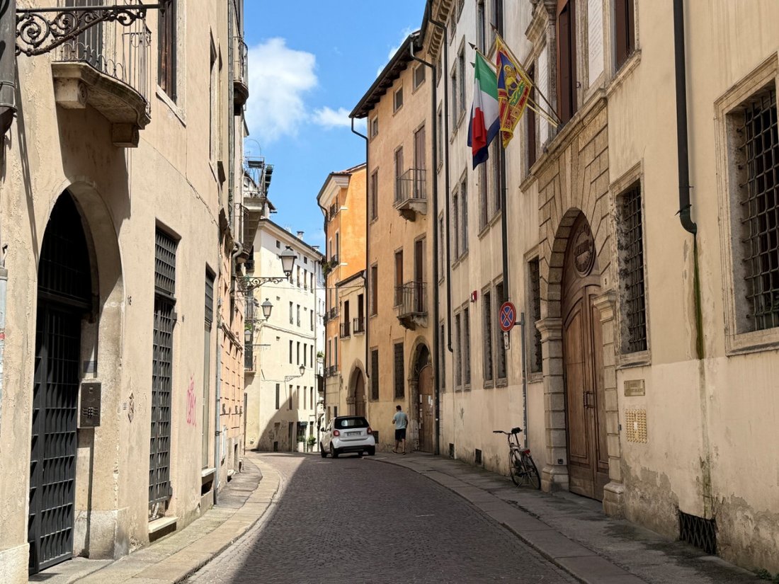 Vicenza’s Forgotten Crown: A Palazzo Awaiting Its Renaissance in the Heart of Palladio’s City