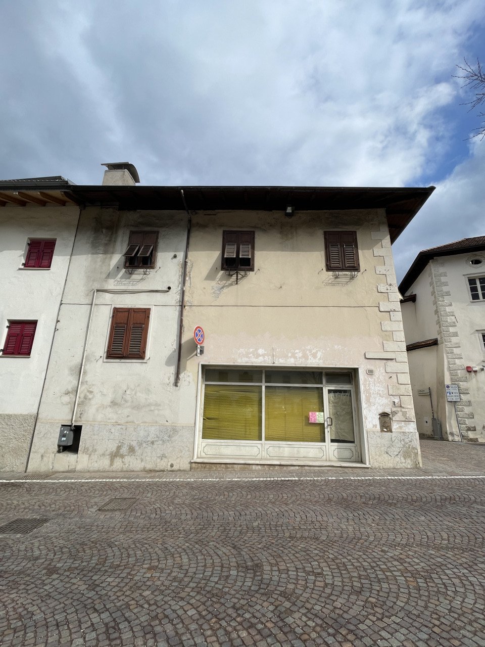 The Crown of Salorno: A Palace Awaiting Its Renaissance in the Heart of Trentino