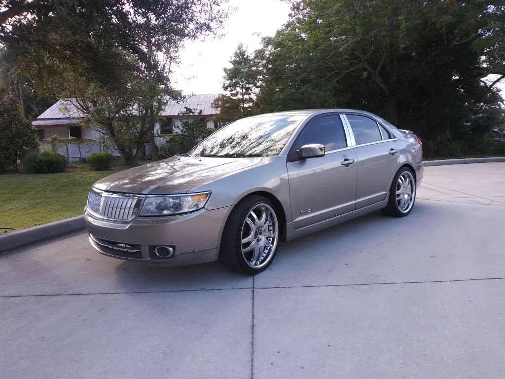 Sedan in Tampa, FL, United States 1 - 16022382