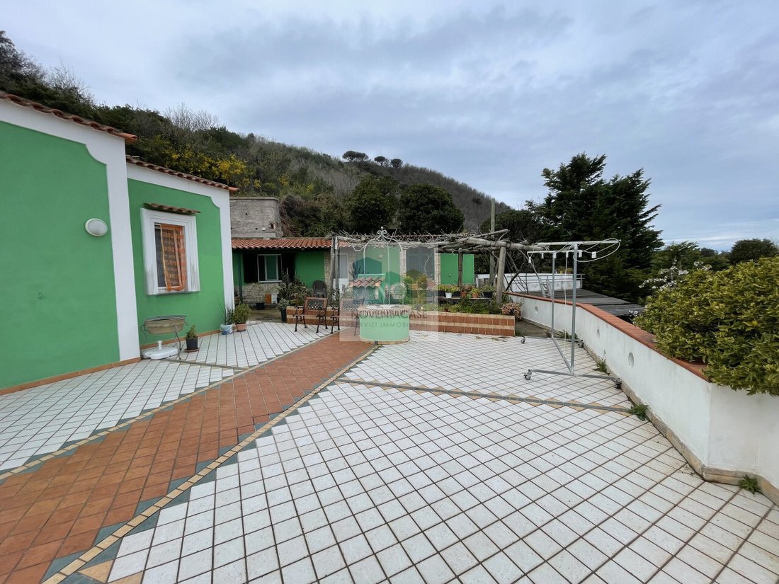 Villa in Cretaio, Campania, Italy 4 - 15514693