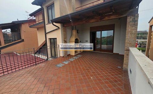 House in Manerba del Garda, Lombardy, Italy 1
