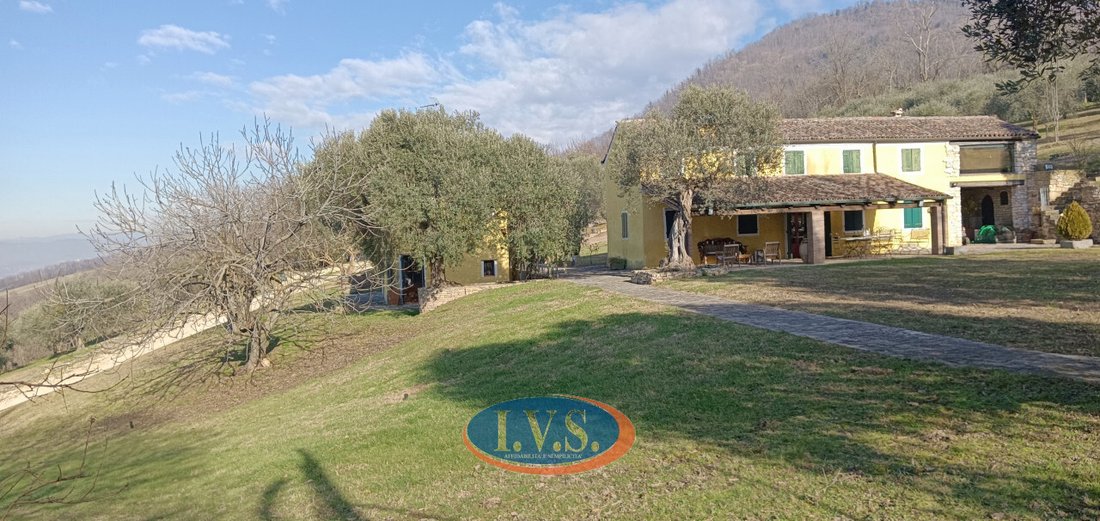 Villa in Lozzo Atestino, Veneto, Italy 1 - 15314412