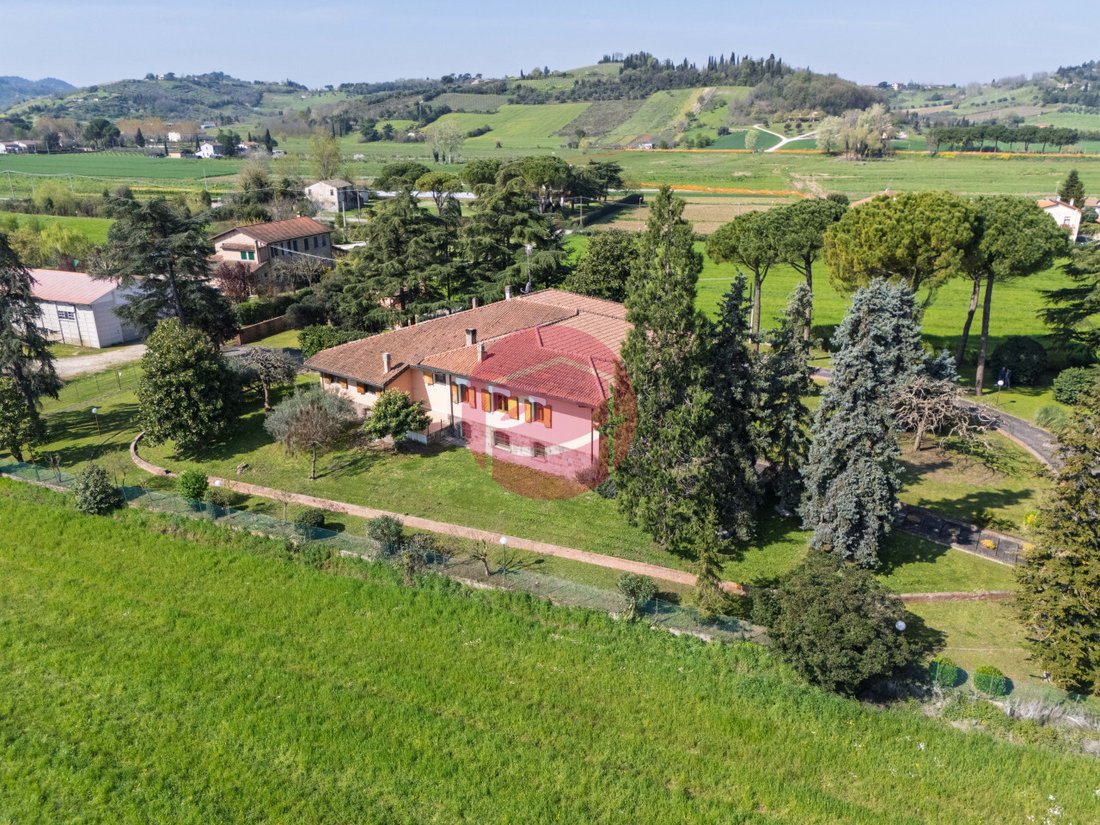 Villa in Center, Cesena, Emilia-Romagna 2 - 15471972