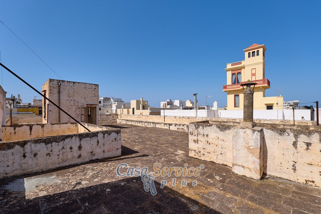 The Star-Vaulted Palace Where Sea Meets Sky in Gallipoli’s Heart